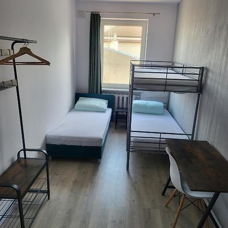 Rooms4Rest Wiertnicza - Private Rooms For Tourists - Atr Consulting Sp, Z O,O, Warschau Buitenkant foto