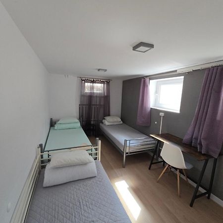 Rooms4Rest Wiertnicza - Private Rooms For Tourists - Atr Consulting Sp, Z O,O, Warschau Buitenkant foto
