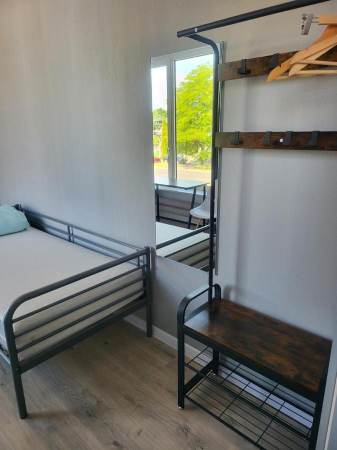 Rooms4Rest Wiertnicza - Private Rooms For Tourists - Atr Consulting Sp, Z O,O, Warschau Buitenkant foto