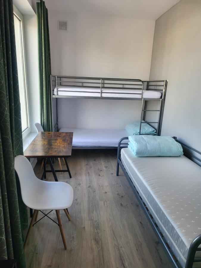 Rooms4Rest Wiertnicza - Private Rooms For Tourists - Atr Consulting Sp, Z O,O, Warschau Buitenkant foto