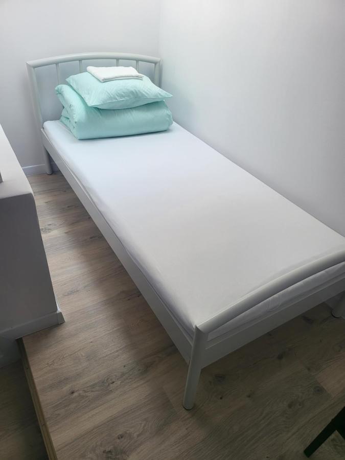 Rooms4Rest Wiertnicza - Private Rooms For Tourists - Atr Consulting Sp, Z O,O, Warschau Buitenkant foto