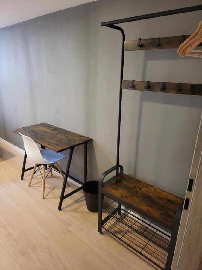 Rooms4Rest Wiertnicza - Private Rooms For Tourists - Atr Consulting Sp, Z O,O, Warschau Buitenkant foto